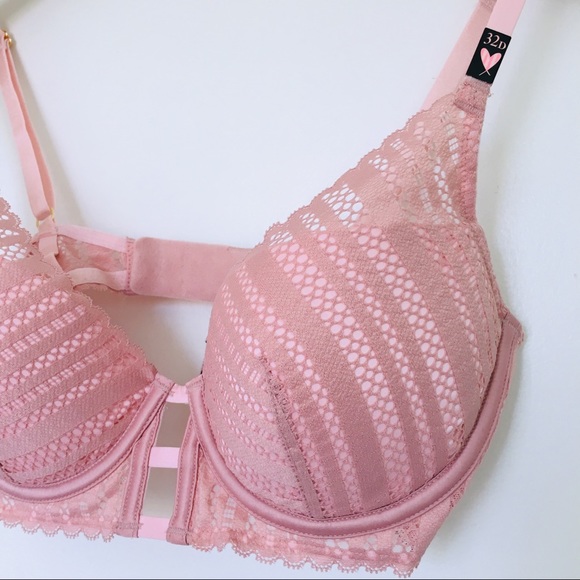 ⭐️NWT⭐️Victoria’s Secret Luxe Lace Plunge Bra - Picture 3 of 6